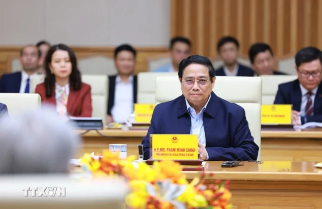 Thủ tướng Phạm Minh Ch&iacute;nh ph&aacute;t biểu tại cuộc l&agrave;m việc với Nh&agrave; s&aacute;ng lập ki&ecirc;m Gi&aacute;m đốc điều h&agrave;nh Tập đo&agrave;n NVIDIA, &ocirc;ng Jensen Huang.