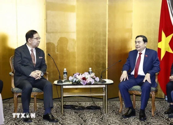 Chủ tịch Quốc hội Trần Thanh Mẫn tiếp Chủ tịch Đảng Cộng sản Nhật Bản Shii Kazuo.