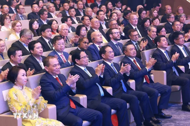 Thủ tướng Phạm Minh Ch&iacute;nh dự Lễ trao giải VinFuture 2024.