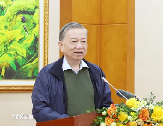 Tổng B&iacute; thư T&ocirc; L&acirc;m ph&aacute;t biểu chỉ đạo tại buổi l&agrave;m việc với Ban Kinh tế Trung ương.