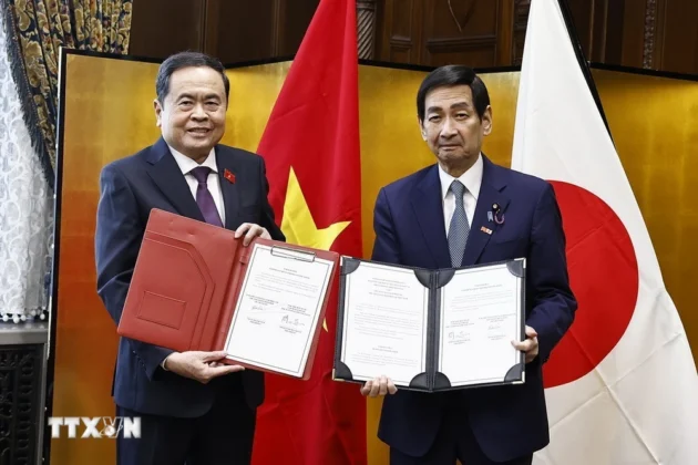 Chủ tịch Quốc hội Trần Thanh Mẫn hội đ&agrave;m với Chủ tịch Thượng viện Nhật Bản