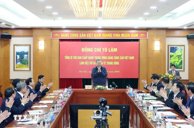 Tổng B&iacute; thư T&ocirc; L&acirc;m l&agrave;m việc với Ban Kinh tế Trung ương