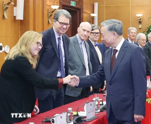 Tổng B&iacute; thư T&ocirc; L&acirc;m v&agrave; c&aacute;c đại biểu.