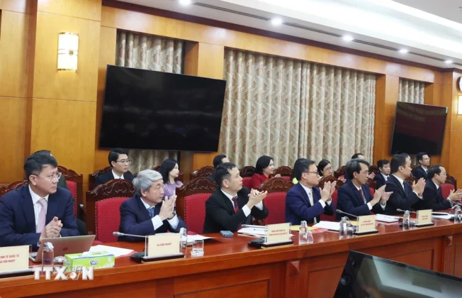 C&aacute;c đại biểu tham dự buổi l&agrave;m việc.