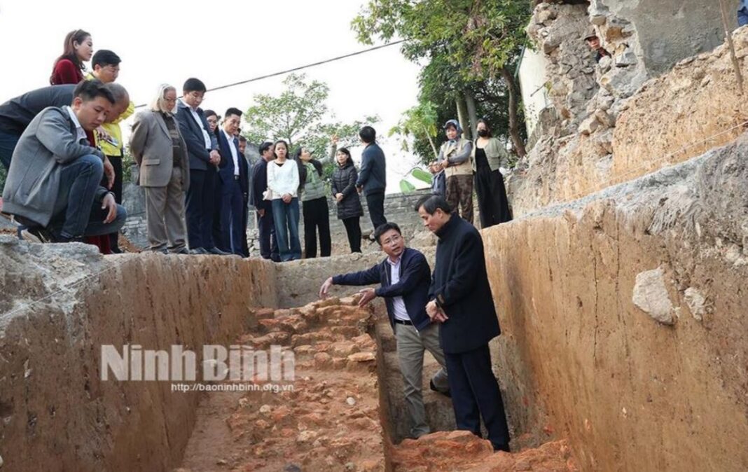 Báo cáo kết quả sơ bộ khai quật khẩn cấp địa điểm khảo cổ tại khu vực thôn Tân Hoa, xã Trường Yên