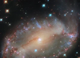 NASA/ESA theo dõi 'mắt vũ trụ' nhìn chằm chằm vào Trái Đất