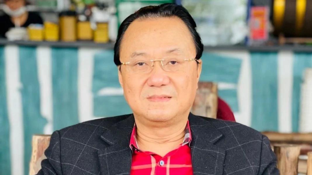 Chùm thơ "Chân dung 19" của Phùng Văn Khai Chùm thơ "Chân dung 19" của Phùng Văn Khai
