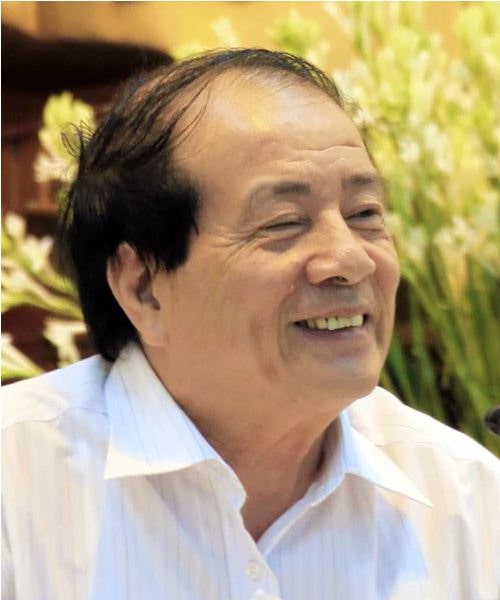 Nhà thơ Hữu Thỉnh.