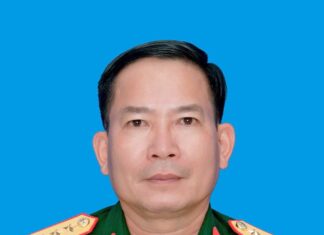 Chùm thơ “Chân dung 21” của Phùng Văn Khai Chùm thơ "Chân dung 21" của Phùng Văn Khai