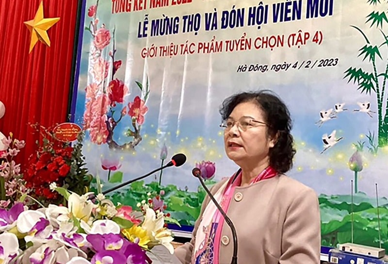 Nhà thơ Nguyễn Thị Mai