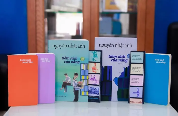 Lần ra mắt này đi kèm với nhiều quà tặng, tổng cộng 80.000 bản sẽ được ra mắt trong lần in đầu tiên.