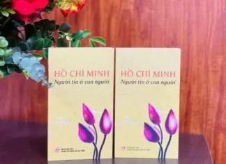 Ra mắt tập thơ ‘Hồ Chí Minh – Người tin ở con người’ Ra mắt tập thơ 'Hồ Chí Minh - Người tin ở con người'
