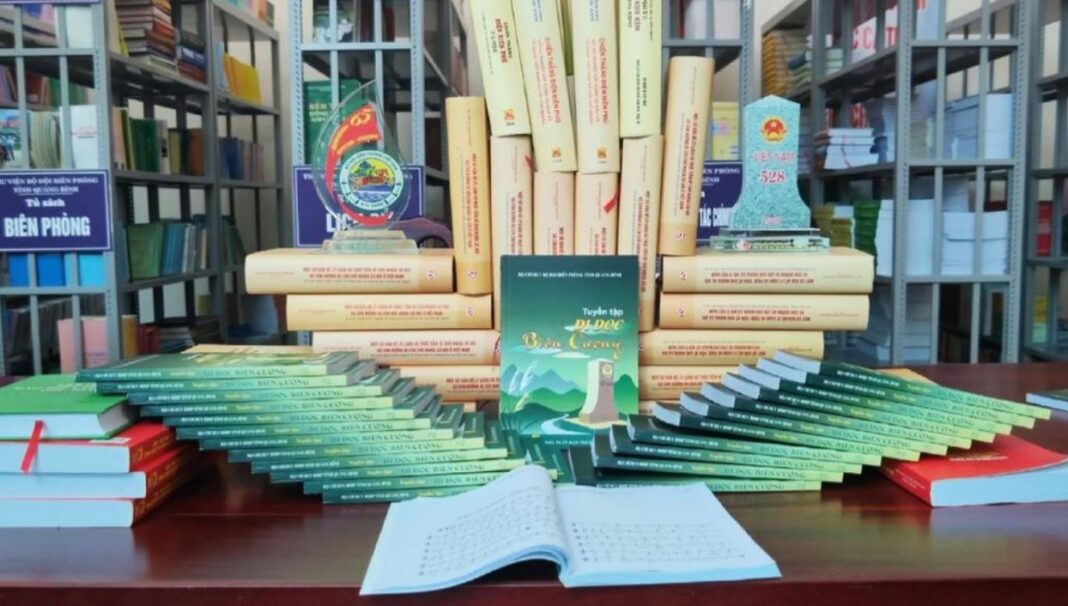 BĐBP Quảng Bình ra mắt tuyển tập 'Đi dọc biên cương' BĐBP Quảng Bình ra mắt tuyển tập 'Đi dọc biên cương'