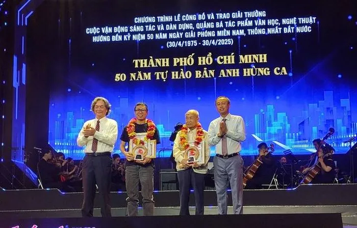Niềm vui của các họa sĩ TP HCM đoạt giải thưởng