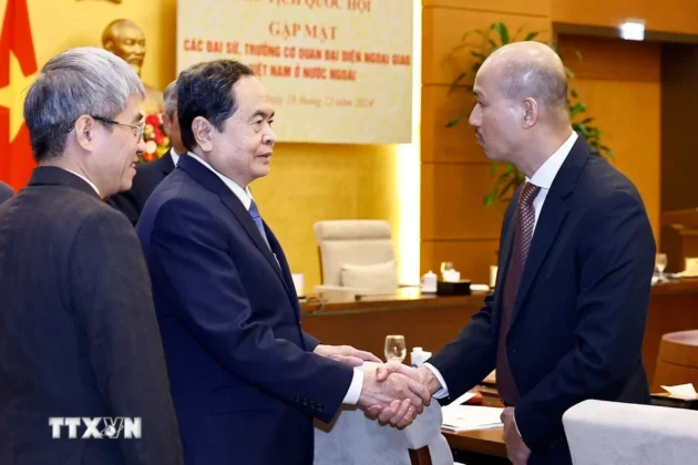 Chủ tịch Quốc hội Trần Thanh Mẫn gặp c&aacute;c Đại sứ, Trưởng cơ quan đại diện Việt Nam ở nước ngo&agrave;i.