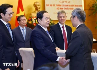 Chủ tịch Quốc hội gặp các Đại sứ, Trưởng cơ quan đại diện Việt Nam ở nước ngoài
