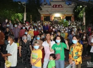 Đệ trình UNESCO ghi danh Lễ hội Vía Bà Chúa Xứ núi Sam là Di sản thế giới Đệ trình UNESCO ghi danh Lễ hội Vía Bà Chúa Xứ núi Sam là Di sản thế giới