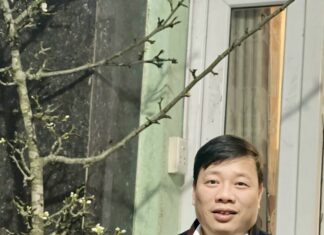 Chùm thơ “Chân dung 18” của Phùng Văn Khai Chùm thơ "Chân dung 18" của Phùng Văn Khai