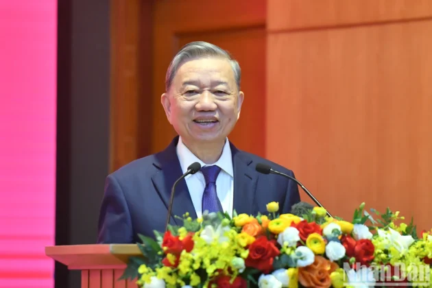 Tổng B&iacute; thư T&ocirc; L&acirc;m ph&aacute;t biểu chỉ đạo.