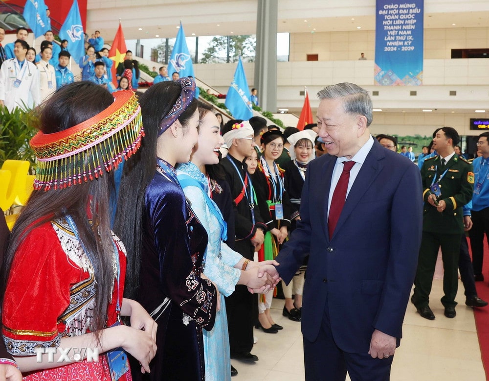 Tổng Bí thư dự Phiên trọng thể Đại hội Hội Liên hiệp Thanh niên Việt Nam lần 9 Tổng Bí thư dự Phiên trọng thể Đại hội Hội Liên hiệp Thanh niên Việt Nam lần 9