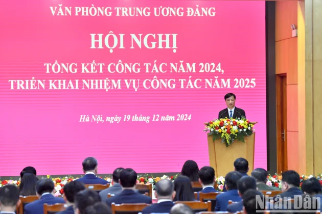Đồng ch&iacute; Nguyễn Duy Ngọc, B&iacute; thư Trung ương Đảng, Ch&aacute;nh Văn ph&ograve;ng Trung ương Đảng ph&aacute;t biểu tại hội nghị.