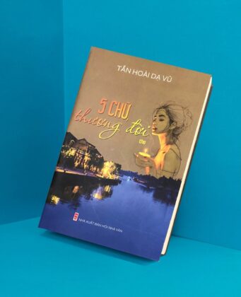 B&igrave;a của tập thơ 5 chữ thương đời 3