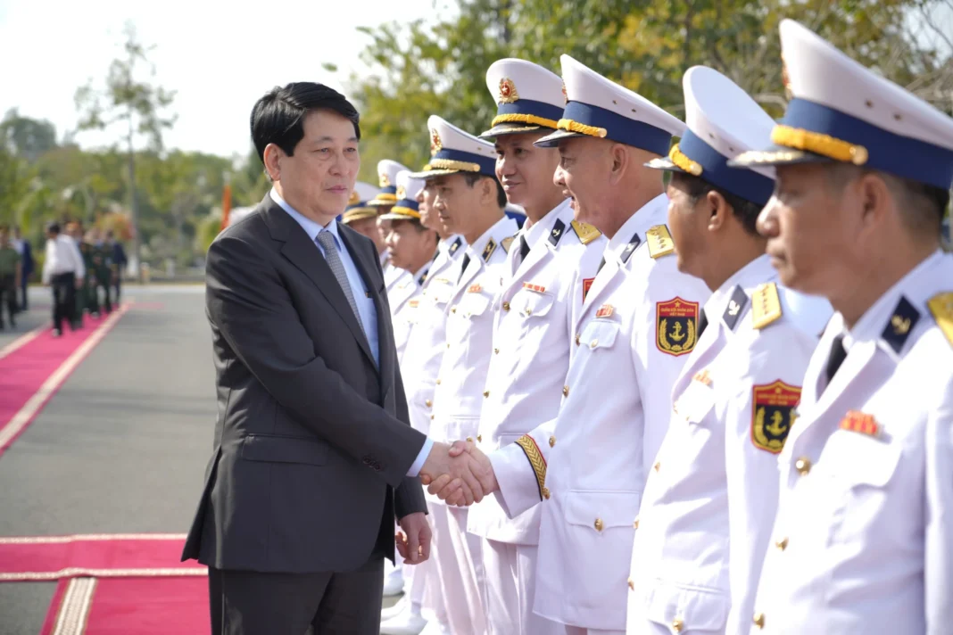 Video: Chủ tịch nước Lương Cường thăm và chúc Tết lực lượng vũ trang tại Phú Quốc Video: Chủ tịch nước Lương Cường thăm và chúc Tết lực lượng vũ trang tại Phú Quốc