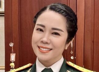 Chùm thơ “Chân dung 28” của Phùng Văn Khai Chùm thơ "Chân dung 28" của Phùng Văn Khai