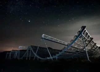Canada bắt được tín hiệu radio lặp lại từ 'thế giới hình elip'