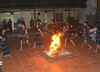 Hồn cốt Tây Nguyên... - Tác giả: Khắc Lịch