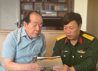 Chùm thơ “Chân dung 23” của Phùng Văn Khai Chùm thơ "Chân dung 23" của Phùng Văn Khai