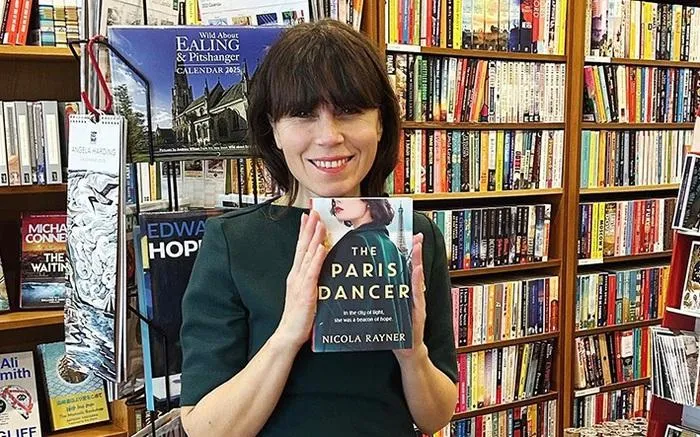 Tác phẩm "The Paris Dancer" của Nicola Rayner