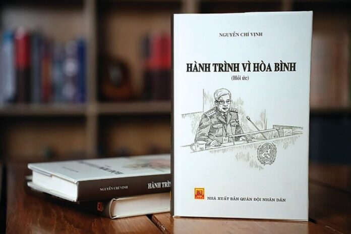 Ra mắt cuốn sách 'Hành trình vì hòa bình' của Thượng tướng Nguyễn Chí Vịnh