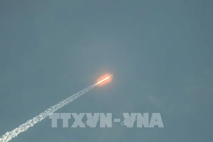 SpaceX phóng 2 tàu đổ bộ tư nhân của Mỹ và Nhật Bản lên Mặt Trăng