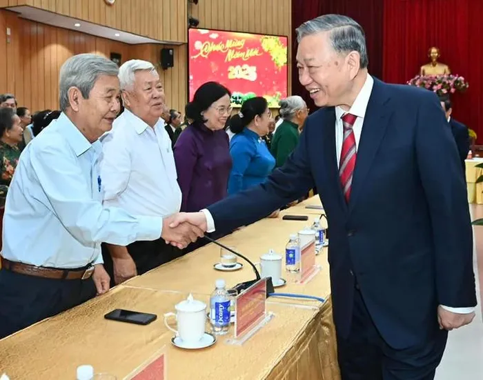 Tổng Bí thư Tô Lâm gặp mặt các đại biểu trí thức, nhà khoa học, văn nghệ sĩ các tỉnh, thành phía Nam. 