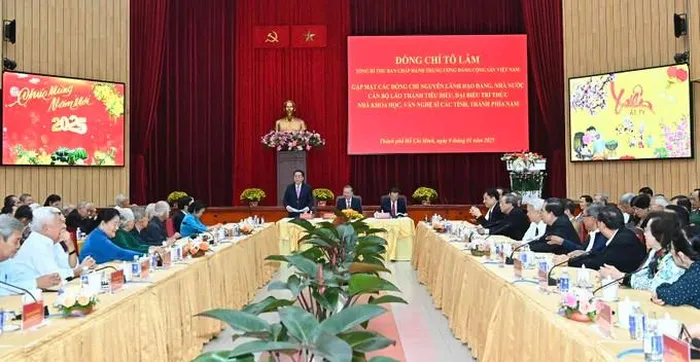 Tổng Bí thư Tô Lâm gặp mặt các đồng chí nguyên lãnh đạo Đảng, Nhà nước, đại biểu trí thức, nhà khoa học, văn nghệ sĩ. 