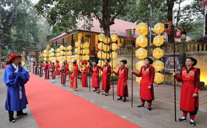 Sự kiện kh&ocirc;ng chỉ thu h&uacute;t đ&ocirc;ng đảo du kh&aacute;ch m&agrave; c&ograve;n mang đến những trải nghiệm độc đ&aacute;o, gi&uacute;p mọi người hiểu s&acirc;u hơn về phong tục, nghi lễ trang nghi&ecirc;m của cha &ocirc;ng ta ng&agrave;y xưa