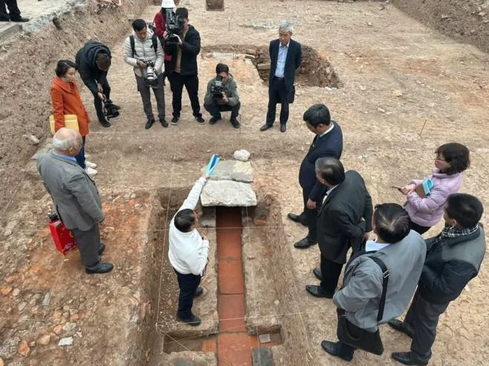 Phát hiện thêm dấu tích sân Đan trì và Ngự đạo quan trọng của Điện Kính Thiên-Hoàng thành Thăng Long
