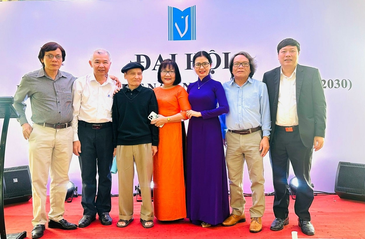 Nhà văn Phùng Văn Khai và tác giả Yên Lan