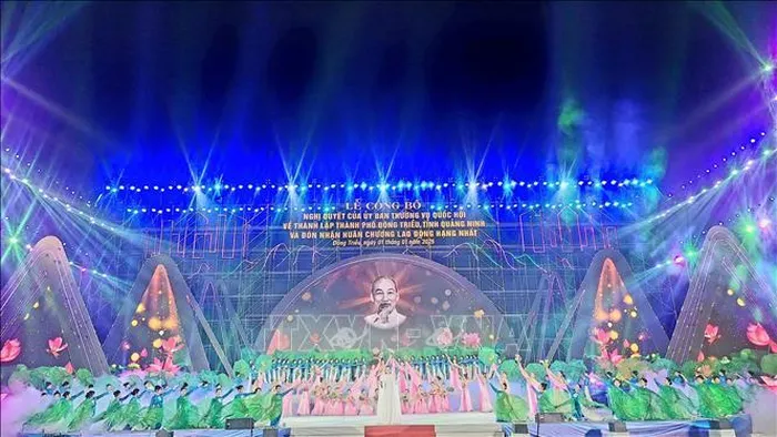Chương trình nghệ thuật chào mừng thành phố Đông Triều và đón nhận Huân chương Lao động hạng Nhất.