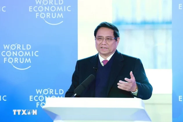 Thủ tướng Phạm Minh Ch&iacute;nh chủ tr&igrave; Phi&ecirc;n đối thoại chiến lược quốc gia Việt Nam WEF.