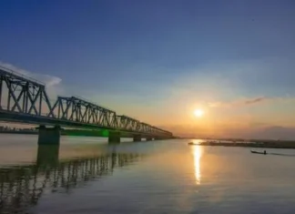 Những dòng sôngchảy vào tâm thức - Tùy bút của Uông Thái Biểu