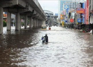 Lũ lụt làm ngập hàng nghìn ngôi nhà ở Indonesia Lũ lụt làm ngập hàng nghìn ngôi nhà ở Indonesia