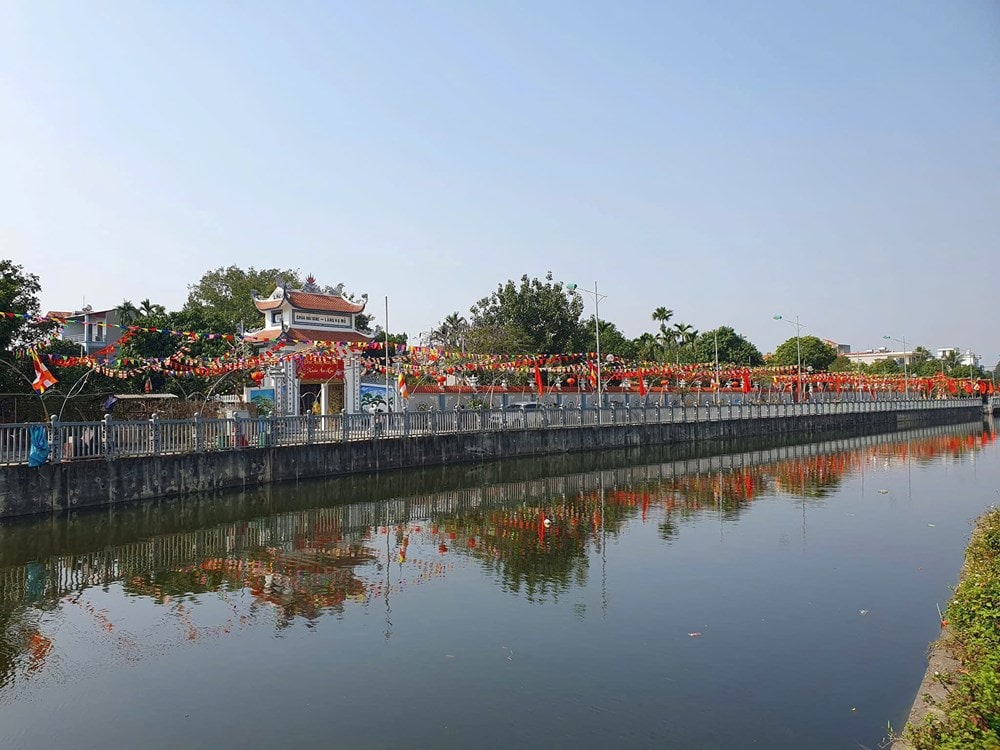 Sông Nhuệ cổ tại xã Hạ Mỗ, huyện Đan Phượng
