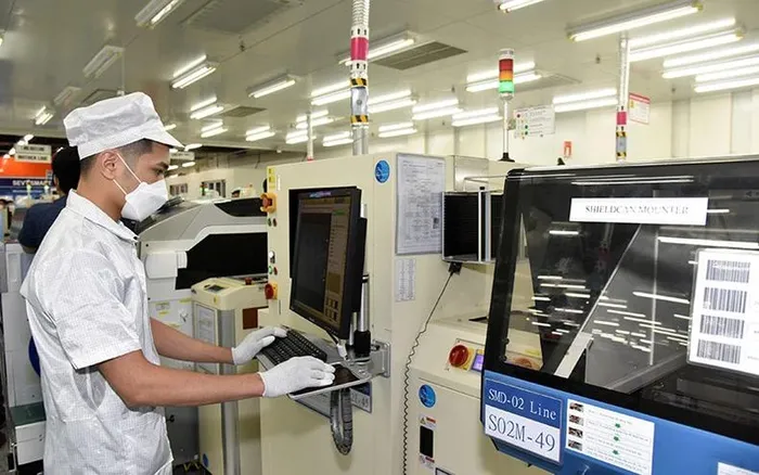 Dây chuyền sản xuất linh kiện điện tử ở Công ty TNHH Samsung Electronics Việt Nam Thái Nguyên. 