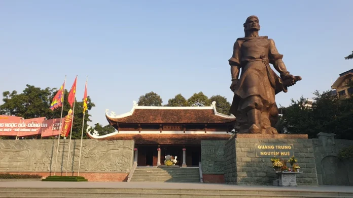 Hoàng đế Quang Trung, danh tướng bách chiến bách thắng - Tác giả: Nhà văn Phùng Văn Khai