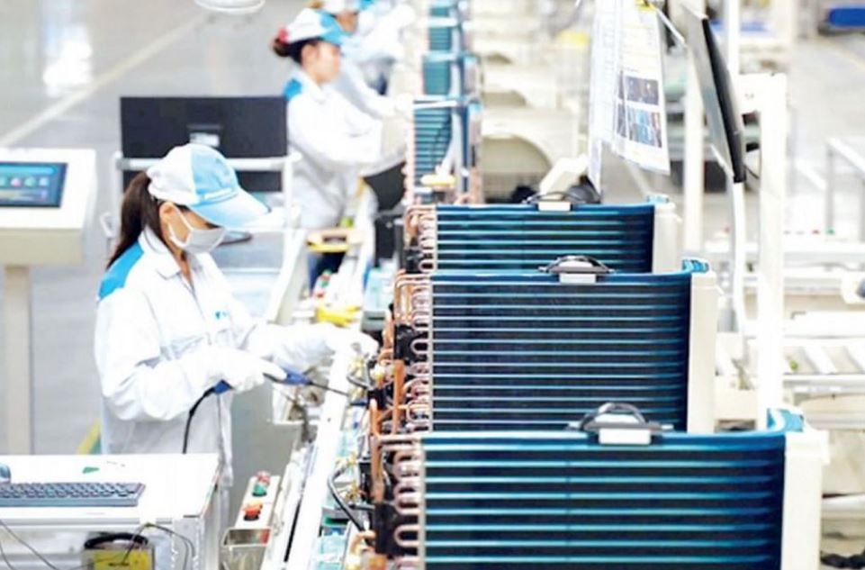 Chính phủ yêu cầu đẩy mạnh đầu tư toàn xã hội, huy động mọi nguồn lực cho phát triển, chú trọng kinh tế tư nhân, coi kinh tế tư nhân là một trong những động lực quan trọng nhất cho tăng trưởng