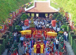 Giỗ Tổ Hùng Vương công chức được nghỉ 3 ngày, 30/4-1/5 nghỉ 5 ngày liên tiếp Giỗ Tổ Hùng Vương công chức được nghỉ 3 ngày, 30/4-1/5 nghỉ 5 ngày liên tiếp