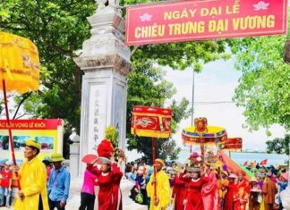 Hào khí Chiêu Trưng nơi cửa biển Hào khí Chiêu Trưng nơi cửa biển