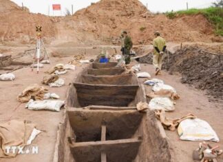 Bắc Ninh: Khai quật khẩn cấp hai thuyền cổ mới phát hiện